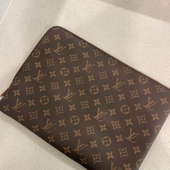 Louis Vuitton clutch - Picture 5 of 13
